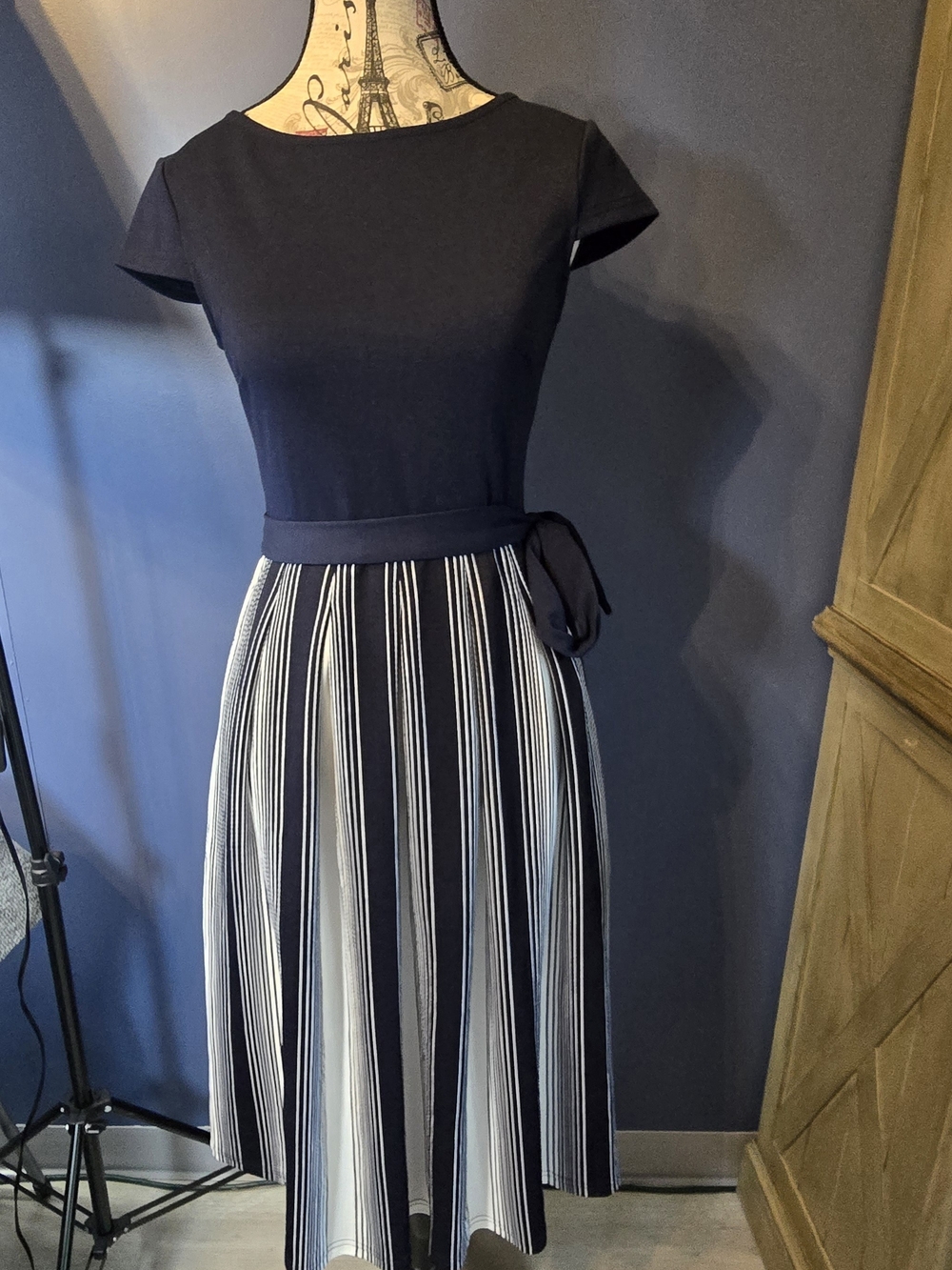 VFSHOW Navy White Striped Fit Flare Midi Dress Womens XS Tie Waist Pockets NWT